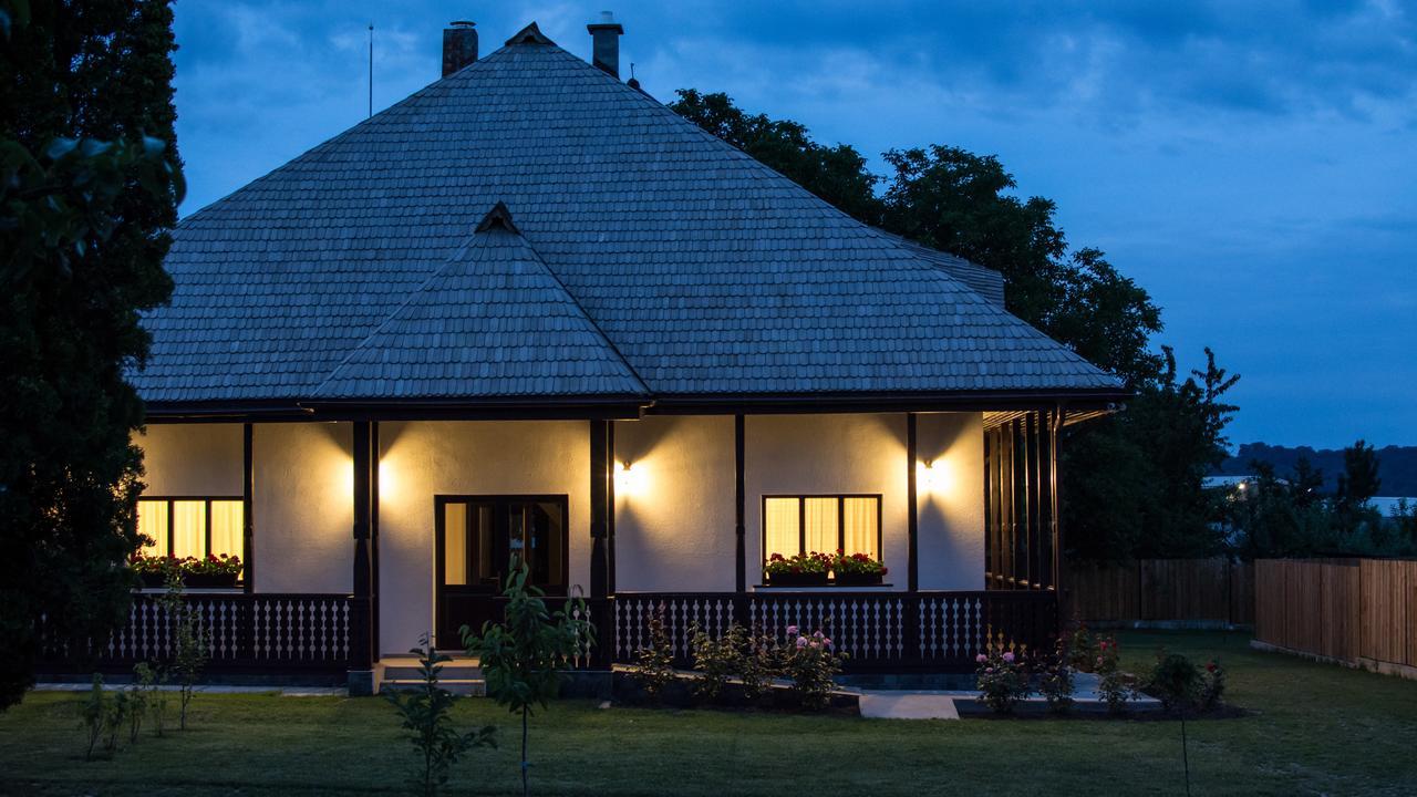 Pensiunea Tara Fagilor Suceava Ngoại thất bức ảnh